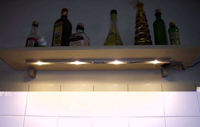 DSCI0248_cut.jpg (478 KiB) 20769 mal betrachtet LED-Leiste von unten